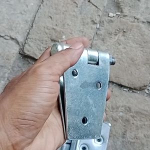 Engsel Tengah Pintu Garasi Ornamen Aksesoris Pagar