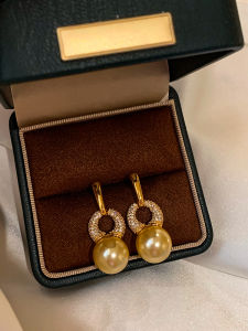 CAFFTI | Elegant French Pearl Earrings