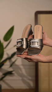 [Mẫu mới] Dép Xuồng Zucia Mũi Vuông Quai Ngang Bản To - DHLK1