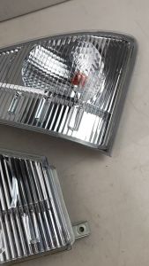 [READY STOCK] Isuzu NLR NPR NQR PRO Elf Corner Light Parking Signal Lamp Angle Lamp Lori 1 Ton 3 Ton N-Series NPR150