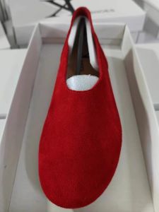 Comfortable round Toe Flat Bottom Bean Shoes Korean Style Retro Genuine Leather Slip-On Grandmother Shoes Fashionable Casual Flats