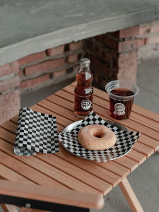 กระดาษมันเค้กอบลายสก๊อตสีดำและสีขาวกระดาษรองกันน้ำมันใช้ครั้งเดียวสำหรับทำขนมแฮมเบอร์เกอร์แซนวิชขนมอบกระดาษห่อดูดซับน้ำมัน