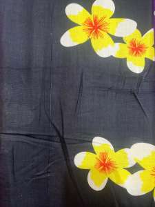 Sarung bali kain pante. Motif bunga kamboja