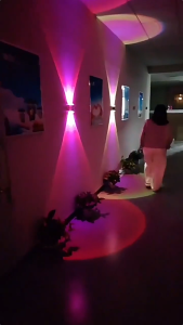 TOMM.JK ไฟกลางคืน LED ไล่โทนสี RGB ไฟ LED กลางคืน 2 แพ็คพร้อม Motion Sensor โคมไฟเซ็นเซอร์แบบแม่เหล็ก ตรวจจับการเคลื่อนไหว คมไฟเซ็นเซอร์แบบแม่เหล็ก ชาร์จไฟได้ โคมไฟติดผนังแบบชาร์จไฟได้แสง