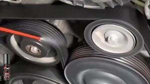 5PCS 100ml Car Engine Belt Lubricant Automobile Engine Belt Dressing Spray Protective Greasing Lubrication Fluid Silencer 汽车发动机皮带消音剂