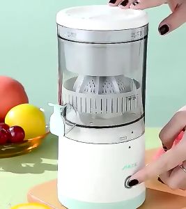 Citrus Juicer Electric Fruit Juicer Machine Rechargeable Portable Fruits Juice Blender Orange Squeezer Wireless 果汁机 榨汁机