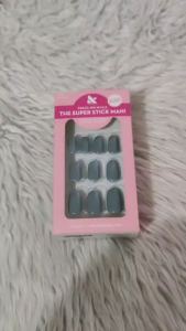 Olive & June The Super Stick Mani Press-On Nails (32 Nails) – No Glue Needed Easy On & Easy Off