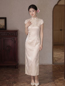 Embroidered Traditional Cheongsam Slim Short Sleeve Elegant Wedding Dress Long
