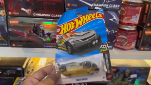Mô Hình Xe Hot Wheels Mainline - Track Ripper Màu Bạc (Starting Grid 3/10) Nguyên Vỉ