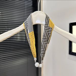 สร้อยคอผ้าพันคอลายทางสไตล์เกาหลีแฟชั่นพร้อมผ้าคลุมไหล่ยาวหัวเข็มขัดแม่เหล็กสําหรับผู้หญิงเหมาะสําหรับฤดูใบไม้ผลิและฤดูร้อน