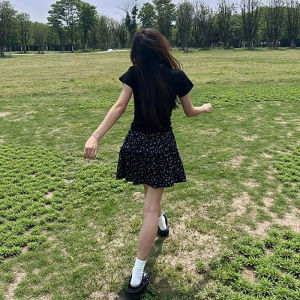 Black Floral A-line Skirt Slimming for Petite Women
