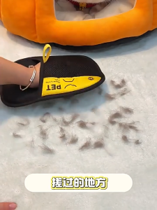 ของใช้สัตว์เลี้ยง ถุงมือกำจัดขนสัตว์เลี้ยง ถุงมือกำจัดสุนัขแมว ถุงมือแปรงขนแมวไฟฟ้าสถิต หวีกำจัดขน ทำความสะอาดโซฟา พรม เสื้อผ้า Pet Hair Removal Gloves Cat Dog Grooming Glove Pet Electrostatic Fur Removal Tool For Cleaning Sofa Carpets Clothes