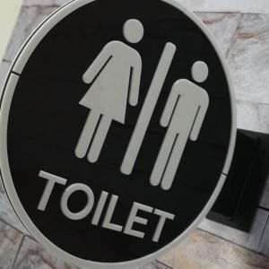 Sign Tanda Toilet Huruf Gambar Timbul Model Bulat Full Akrilik
