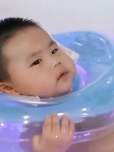 เครื่องมือการยานน้ำเด็กแรก ห่วงยางเด็ก ห่วงว่ายน้ำเหมาะสำหรับบุคคลที่อายุตั้ง 1-9 เดือน