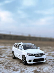 Coastline | Mô Hình Jeep Grand Cherokee Hấp thụ Sốc Kim Loại 1/64