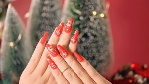 GG BeautyS Merry Christmas 24Pcs Christmas Fake Nails with Glue French Finger Nail Art False Nail Almond  Snowflake Christmas Gift
