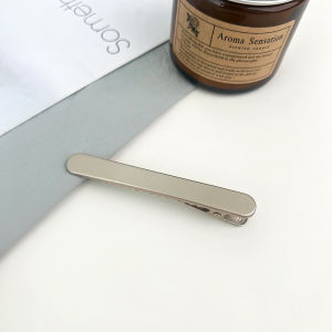 Elegant Womens Hair Clips 2024 New Style Side Bangs Forehead Barrette Korean Version Anti-Aging Alloy Material Fresh out