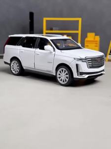 MAKEDA | 1:32 Escalade  X-Trail Alloy Model Diecast Toys Car Rubber Tire Doors Opened Sound Light Pull Back Vehices Popular Fashion Gifts