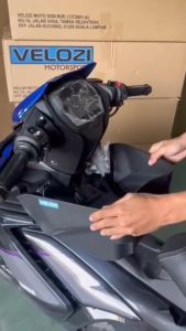 Y15 V1 /V2 Y16 V1 V2(ABS) LC135 V2-V8 PVC BASKET BAKUL WITH  BRACKET ASSY VELOZI