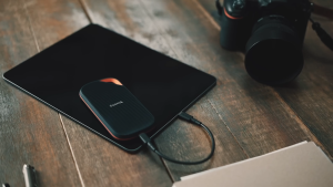 SanDisk Extreme PRO® with USB4® Portable SSD (2TB/ 4TB)