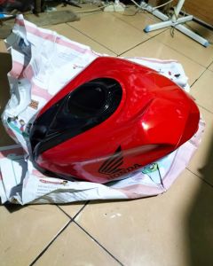 cover tengki Honda All New CBR150R Merah Lis hitam model CBR 250 RR