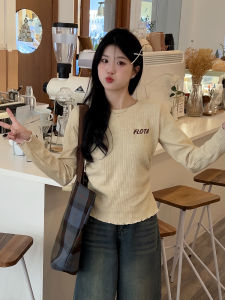 Áo Len Dệt Kim Dài Tay Cổ Tròn Ngọt Ngào Cay Nồng Dành Cho Nữ Mùa Thu Đông 2025 Áo Khoác Ngắn Ôm Vừa Vặn Áo Khoác Thường Ngày