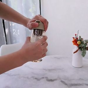 Bình đựng nước trong suốt dung tích 550ml có chia vạch Bình nước thể thao có lọc trà-HAUSE