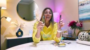 2 gói bật lửa nến điện bật lửa nến sạc lại nâng cấp với đèn pin LED chống gió không cháy và có móc treo hiển thị pin LED bật lửa hồ quang cho nến nướng thịt cắm trại