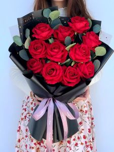 Red Rose Handheld Fake Flower Bouquet Anniversary Birthday Gift for Girlfriend Artificial Flowers Silk Flower Arrangement