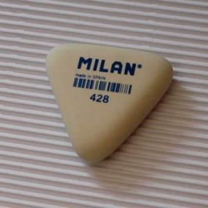 ยางลบสีขาว Milan Art Professional สำหรับนักเรียน ไม่ทิ้งรอย ล้างได้ง่าย อุปกรณ์การศึกษา อุปกรณ์ศิลปะ อุปกรณ์การศึกษา
