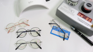 แว่นสายตาสั้น/สายตาปกติ เลนส์กรองแสงบลู+เลนส์เปลี่ยนสี photochromic รุ่นAUTO03(เลนส์เปลี่ยนสี)