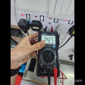 Mestek DM91A / DM91S Digital Multimeter 9999 Count AC/DC Ammeter Voltmeter Ohm Voltage Meter HFE NVC Capac ~ Original