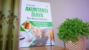 Buku Akuntansi Biaya Teori dan Penerapannya  / Pustaka Baru Press - PB