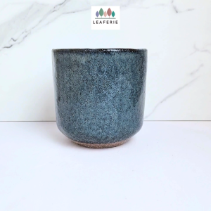 The Leaferie Esfir plant pots. Ceramic flowerpot . flowerpots . flower pot . planter . planters . Flowers