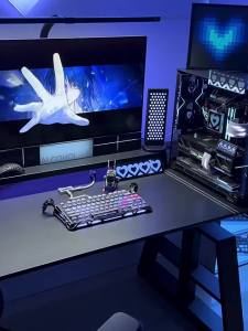 Gravastar | Custom Mechanical Alloy Wireless Multi-Mode Gaming Keyboard and Mouse Set