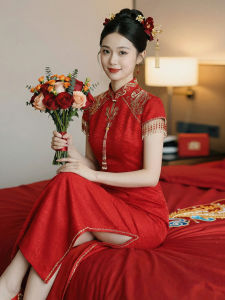 Tailored Fitted Cheongsam Short Sleeve Embroidered Red Wedding Feast Dress