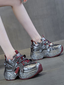 รองเท้าผู้หญิงพื้นสูงแบบสวมหัวกลมสไตล์ลำลอง ทรงหัวมน พื้นยาง ด้านในเป็นหนังแท้ สีแดง รองเท้าเดินทางแบบสวมหัวกลม