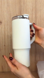 Xiaomi Straw Mug แก้วน้ำ แก้วน้ำแบบพกพา แก้วน้ำพร้อมหลอด | ความจุ 1L | ภายในทำจากสแตนเลส 316L | รักษาอุณหภูมิได้นาน 6h