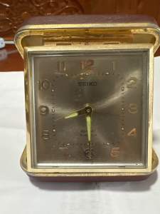 Đồng hồ để bàn cơ cót ORIENTSEIKOCITIZENRHYTHUM báo thức dạ Quang vỏ đồng cót báo thức cót tay trữ cót 36hđiều chỉnh nhanh chậm chi tiết sản phẩm dưới phần mô tả phân loại quý khách vui lòng xem kỹ tình trạng