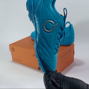 Sepatu Futsal Ortus Eight Seri Classic type gerigi cengkram kuat warna Biru Terbaru