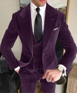 Elegant Velvet Mens 3 Pieces Suit Peak Lapel Jacket Vest and Trousers Dinner Wedding Tuxedos Slim Fit Formal Business Suits