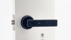 8-in-1 Smart Door Lock with Fingerprint WiFi Bluetooth Password Key Doorbell IC Card Unlock and Tuya App Management for Home Security