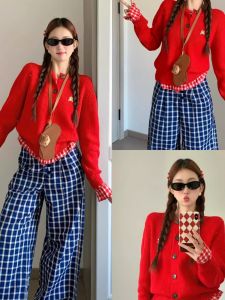 เสื้อสเวตเตอร์ถักสีแดงลายสก็อตสไตล์เกาหลีสำหรับผู้หญิง เสื้อคาร์ดิแกนสั้น แจ็คเก็ตขนสัตว์ ดีไซน์ฤดูใบไม้ร่วง/ฤดูหนาว