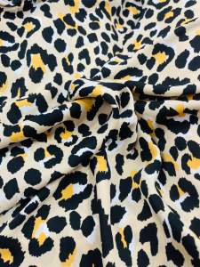 [HCM] Vải lụa Hàn. Hàng mới về. Họa tiết hoa nhí xinh xắn  độc lạ. Thích hợp may đầm áo dài . Khổ 1m5