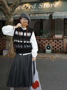 กระโปรงทรงเอเอวสูงสีดำสไตล์วินเทจสำหรับผู้หญิง ทรงหลวม ผ้าไนลอน กระโปรงทรงเอทรงเอ ฤดูใบไม้ร่วงและฤดูหนาว