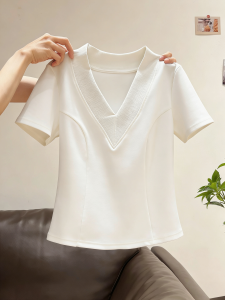 QIAOCHENXIAN | Slimming V-Neck Short Sleeve T-Shirt