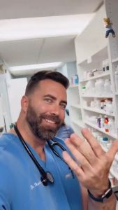 Quarxery Body Wash 250ml Deep Cleansing Anti Mite and Acne  Antibacterial Shower Gel Good for Mite Itching Skin and Acne Skin