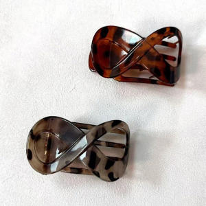 Elegant Retro 8-Shaped Flat Duckbill Clip for Bun Styling