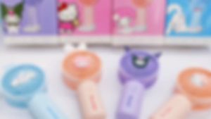 KIPAS ANGIN DUDUK 677 TELINGA SANRIO | KIPAS GENGGAM | MINI FAN USB | STANDING FAN | KIPAS ANGIN MEJA SANRIO | KUROMI | MELODY |  CINAMORROL | HELLO KITTY | KADO ULANG TAHUN ANAK | HADIAH ULANG TAHUN | BIRTHDAY GIFT | KIPAS USB SANRIO