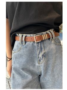 เข็มขัดหนังสีดำสไตล์เกาหลีสำหรับนักเรียน เข็มขัดหนัง PU สำหรับผู้หญิง หัวเข็มขัดโลหะสี่เหลี่ยม แฟชั่นลำลอง ฤดูร้อน 2025